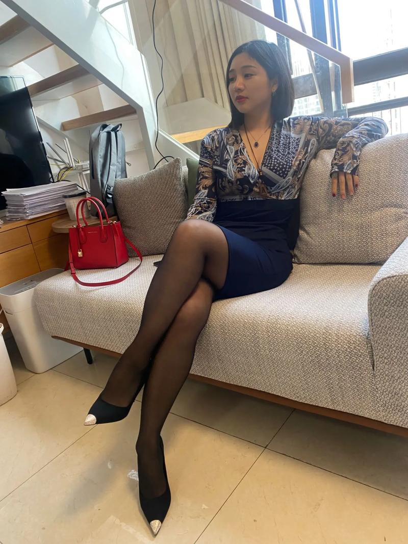18女生免费观看的相关介绍