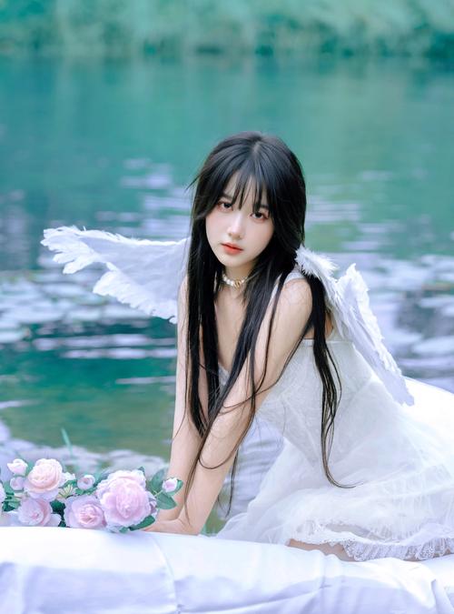 欧美亚洲少妇一区二区的相关介绍
