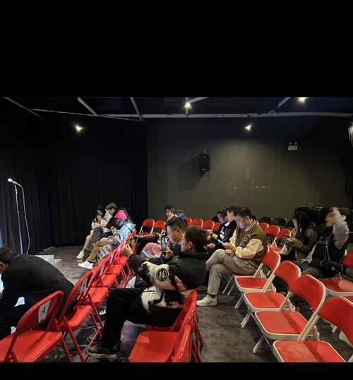 操美女老师的视频的相关介绍