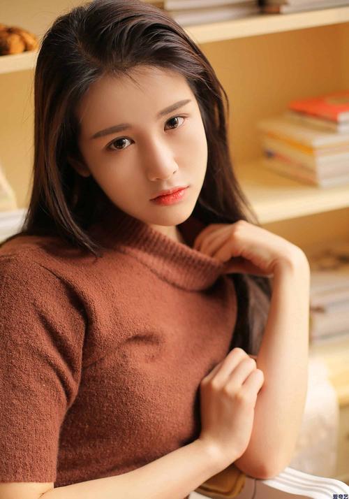 18岁美女网站黄的相关介绍