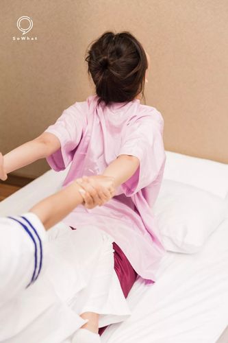 端庄人妻路边搭讪按摩的相关介绍