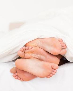 女生阴道流黄色分泌物的相关介绍