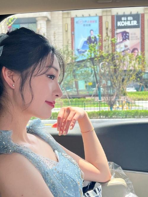 18摸app免费下载的相关介绍