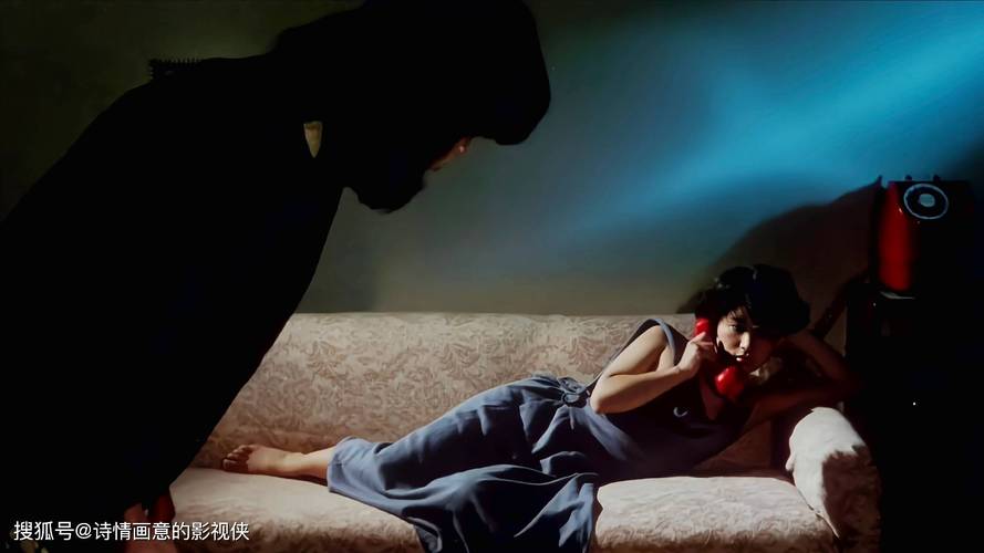 操 美女老师的相关介绍