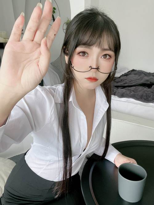 亚洲熟女一区二区免费的相关介绍