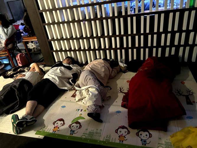 亚洲熟女少妇av一区二区三区的相关介绍