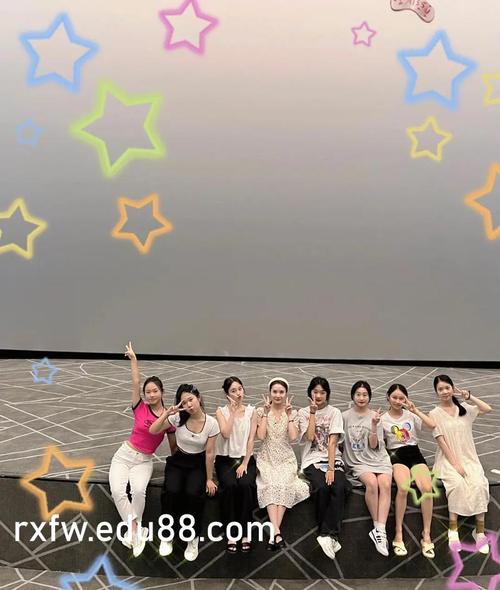 老师脱18以下禁止看尿口的相关介绍