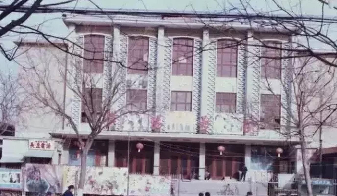 人妻少妇精品性色αv在线的相关介绍