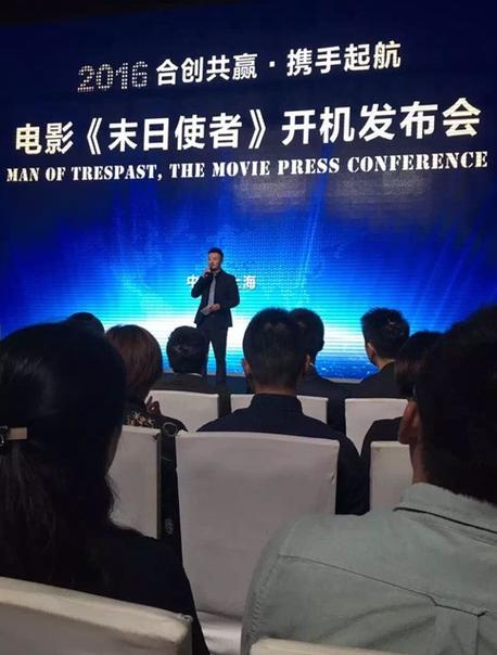 我操老师的小逼的相关介绍