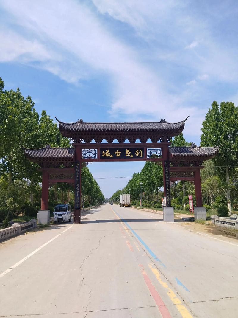 操老师的逼的相关介绍